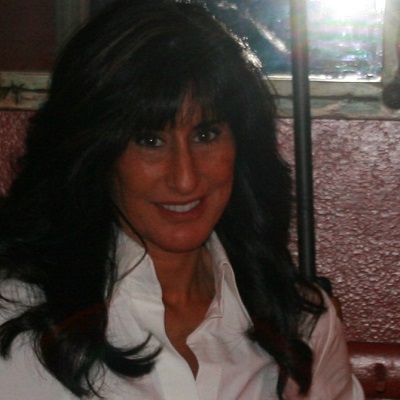 Leslie Tonelli